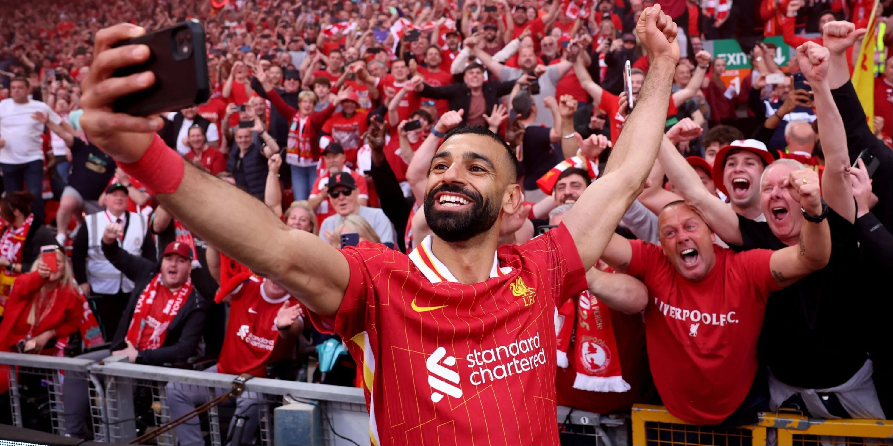 Mohamed Salah ăn mừng bàn thắng quan trọng cho Liverpool