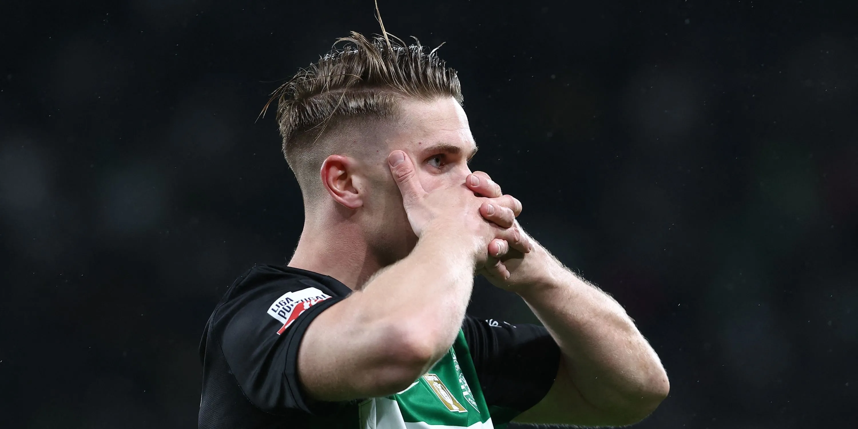 Viktor Gyokeres ăn mừng bàn thắng thứ ba, hoàn tất cú hat-trick cho Sporting CP