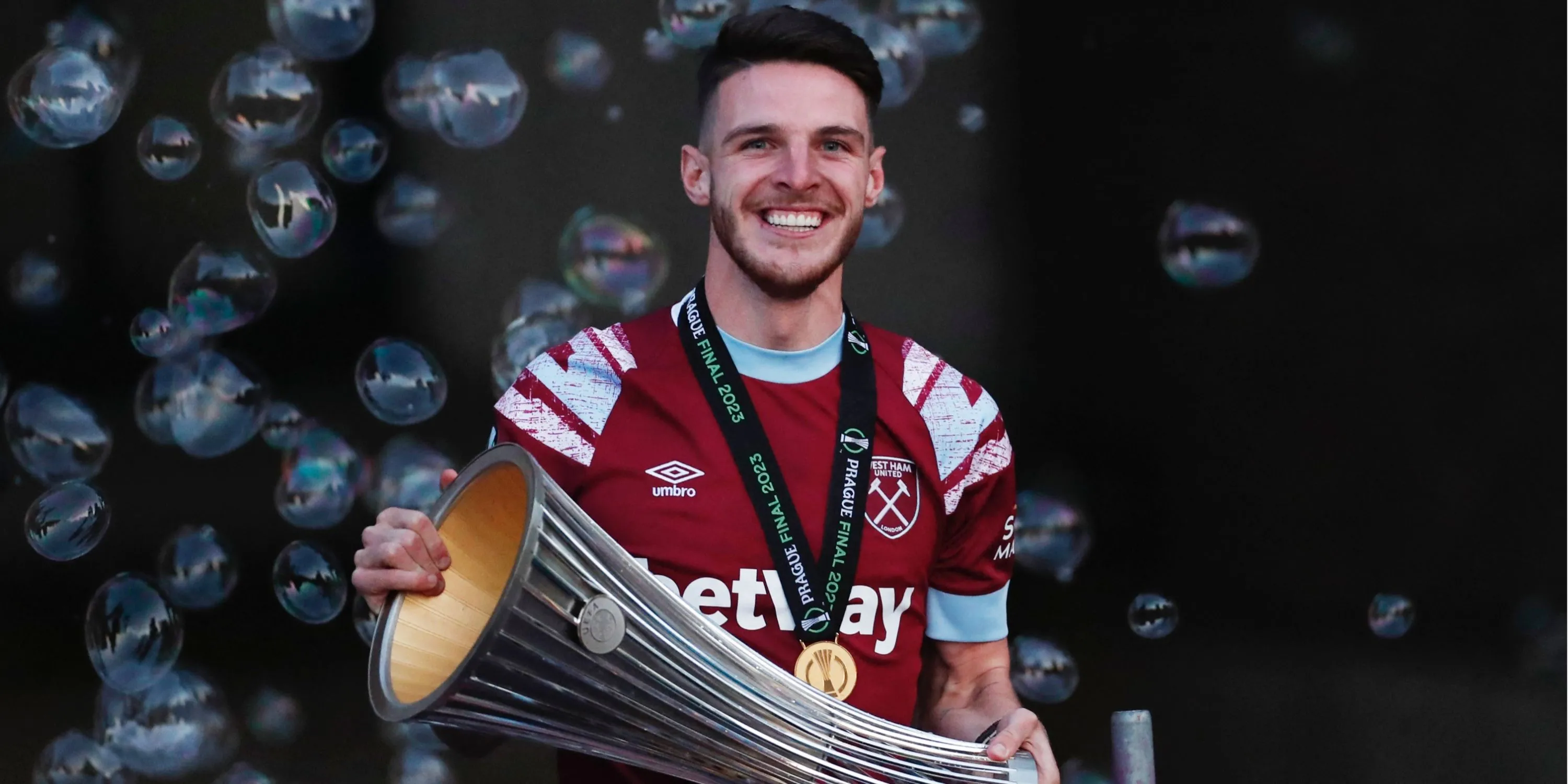 Declan Rice ăn mừng sau khi ghi bàn cho West Ham tại Premier League