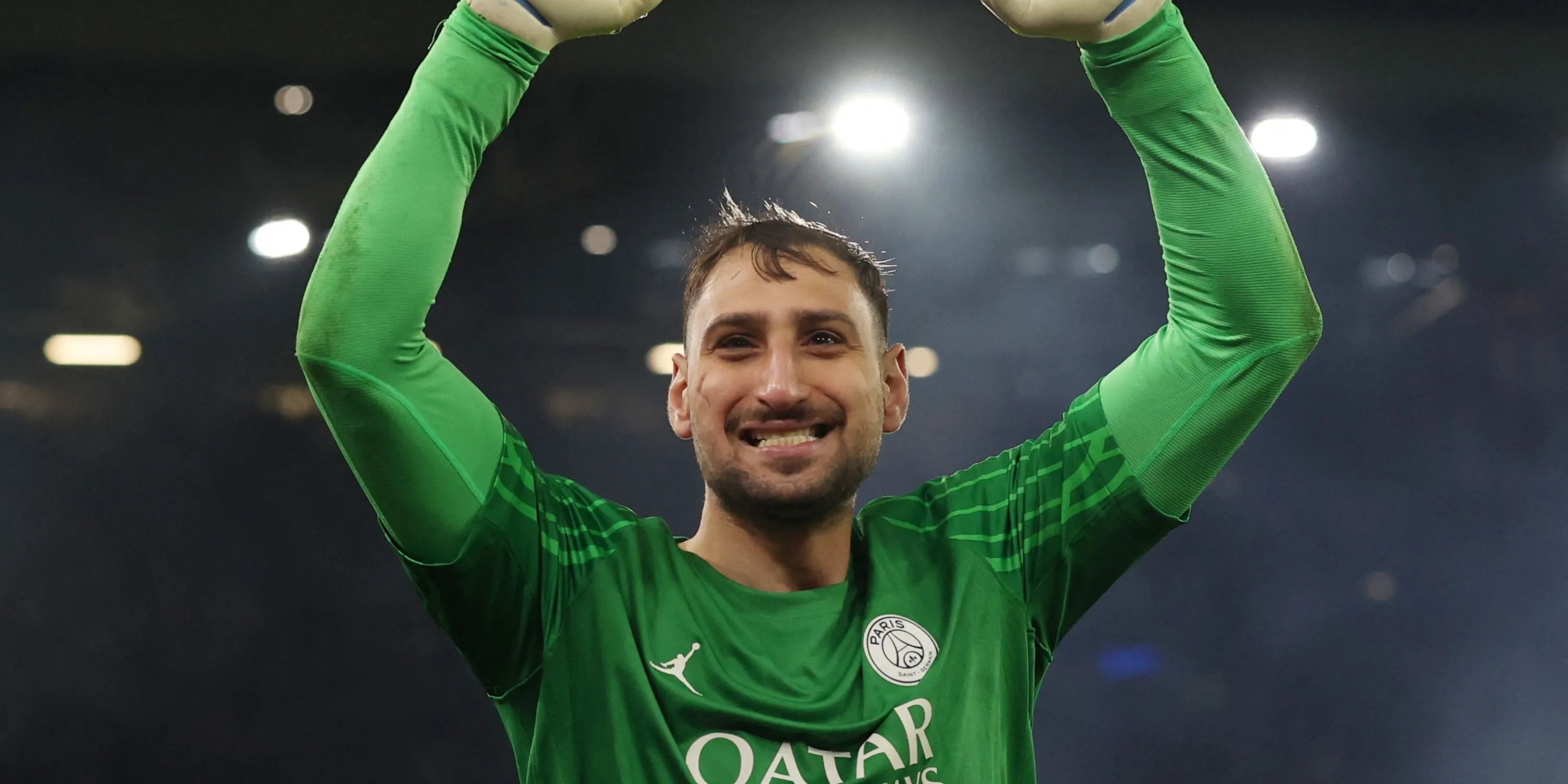 Gianluigi Donnarumma trong màu áo PSG, thể hiện phong độ xuất sắc