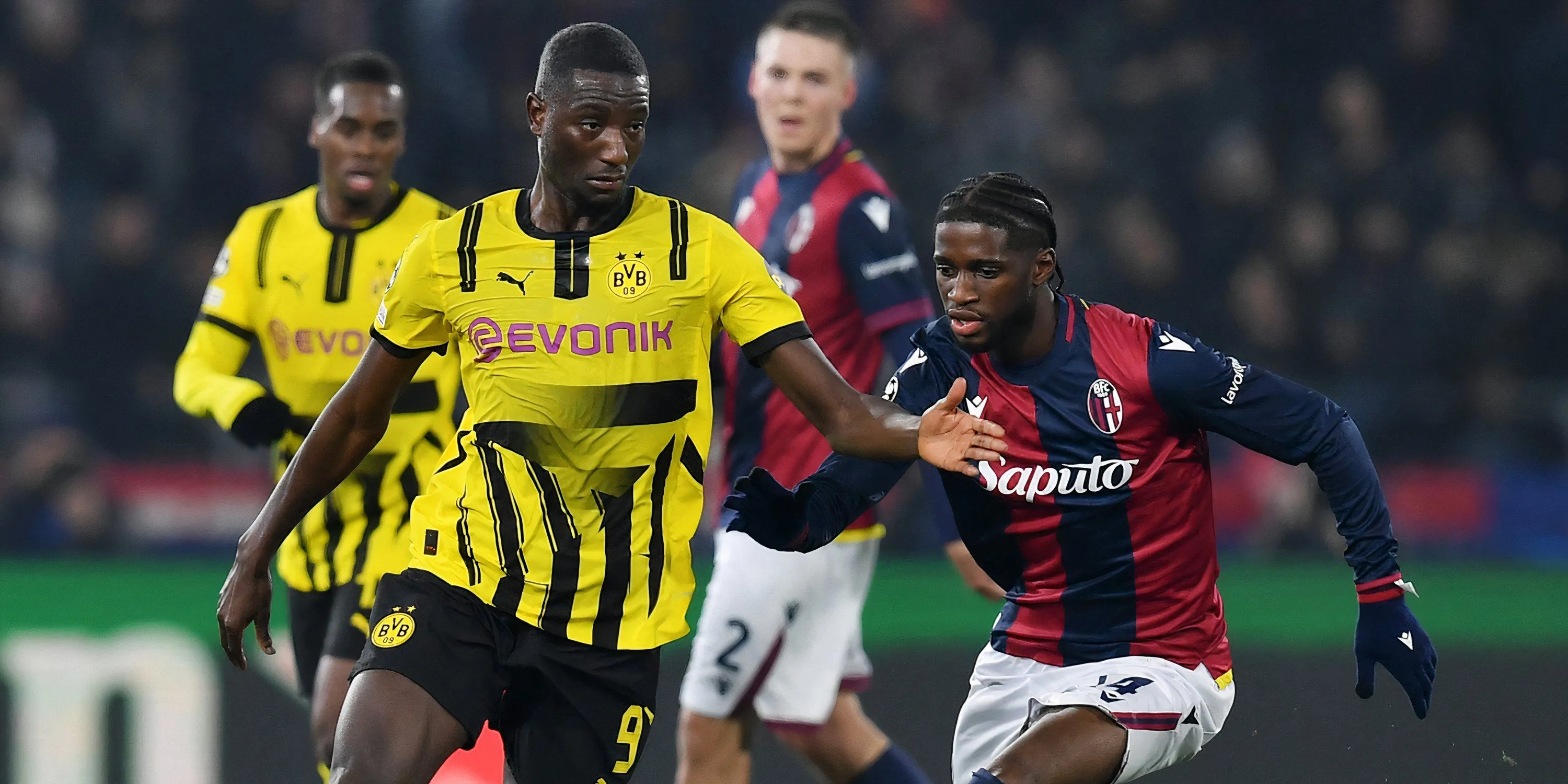 Guirassy ăn mừng bàn thắng cho Dortmund trước Bologna