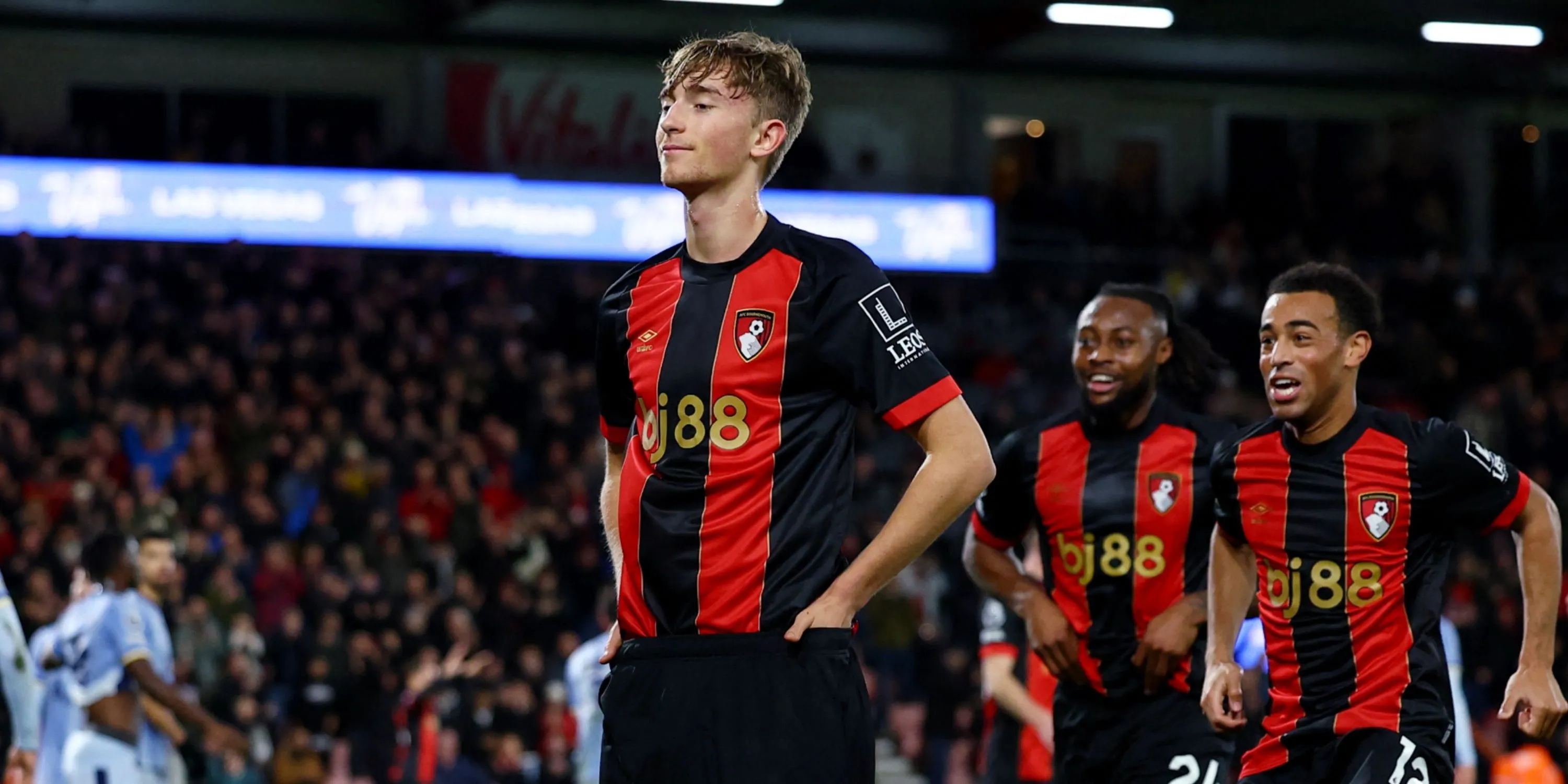 Hậu vệ Dean Huijsen trong màu áo Bournemouth tại Premier League