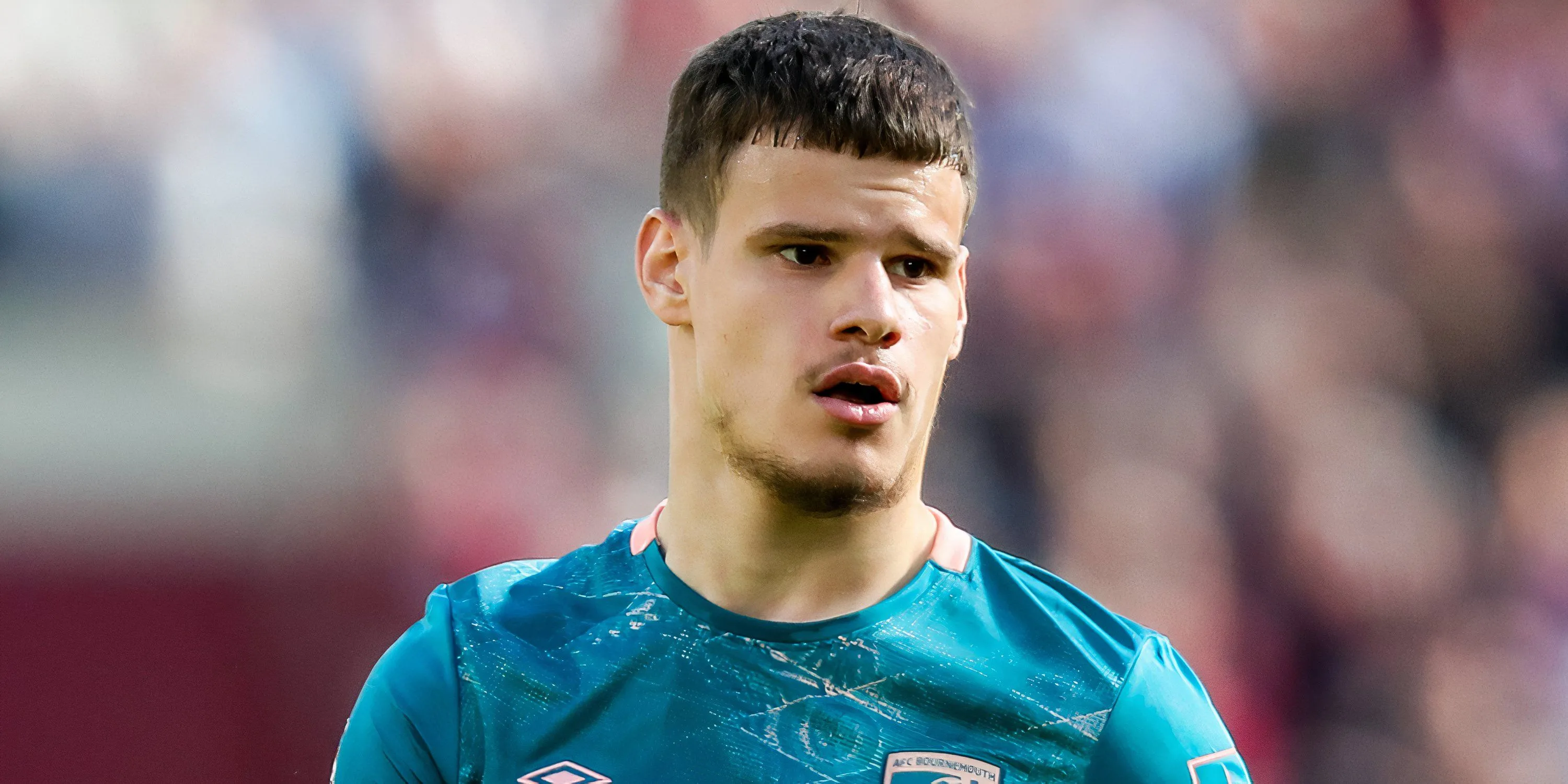 Hậu vệ Milos Kerkez thi đấu cho Bournemouth.