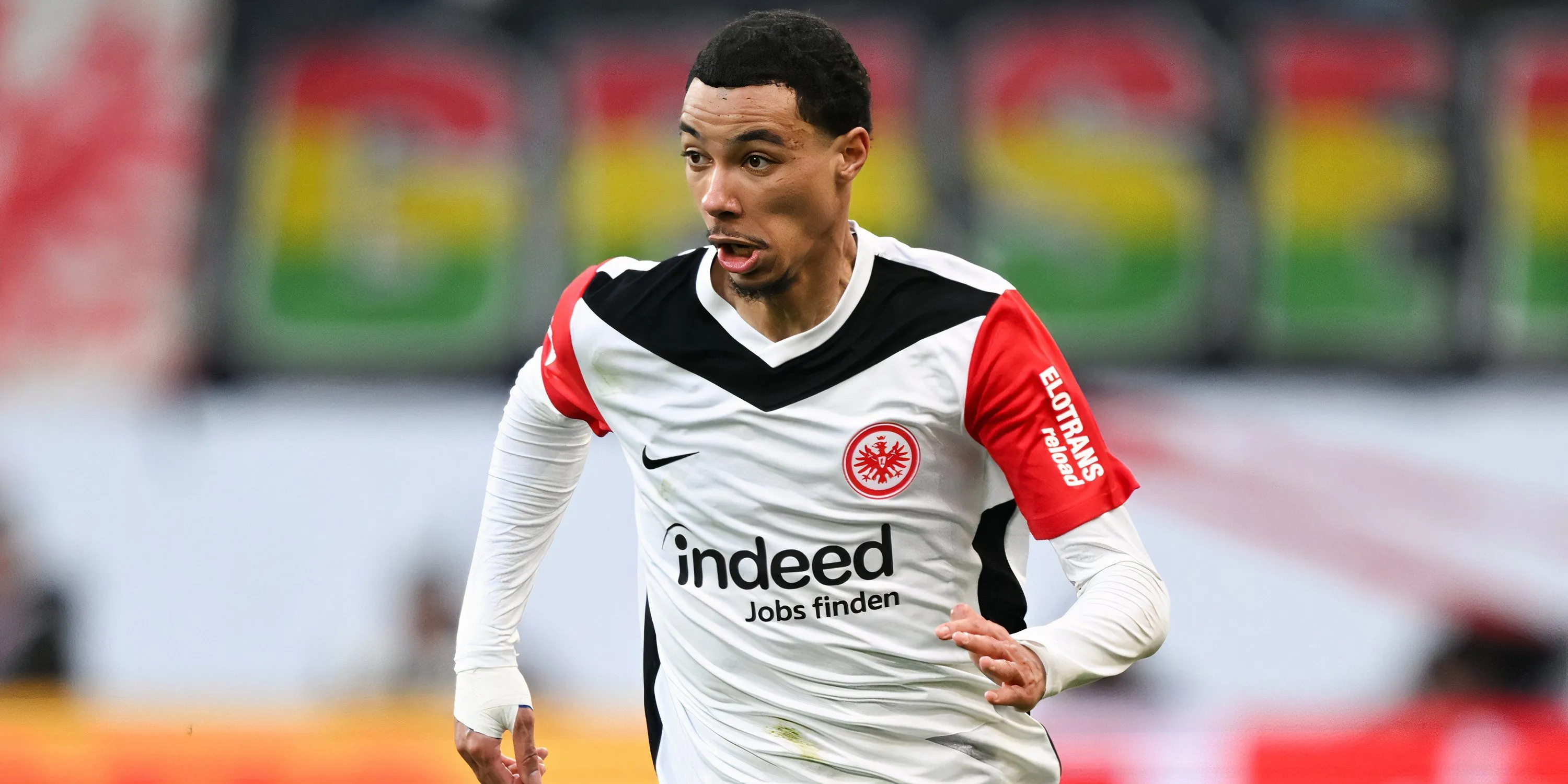 Hugo Ekitike thi đấu cho Eintracht Frankfurt, được các CLB Anh quan tâm.