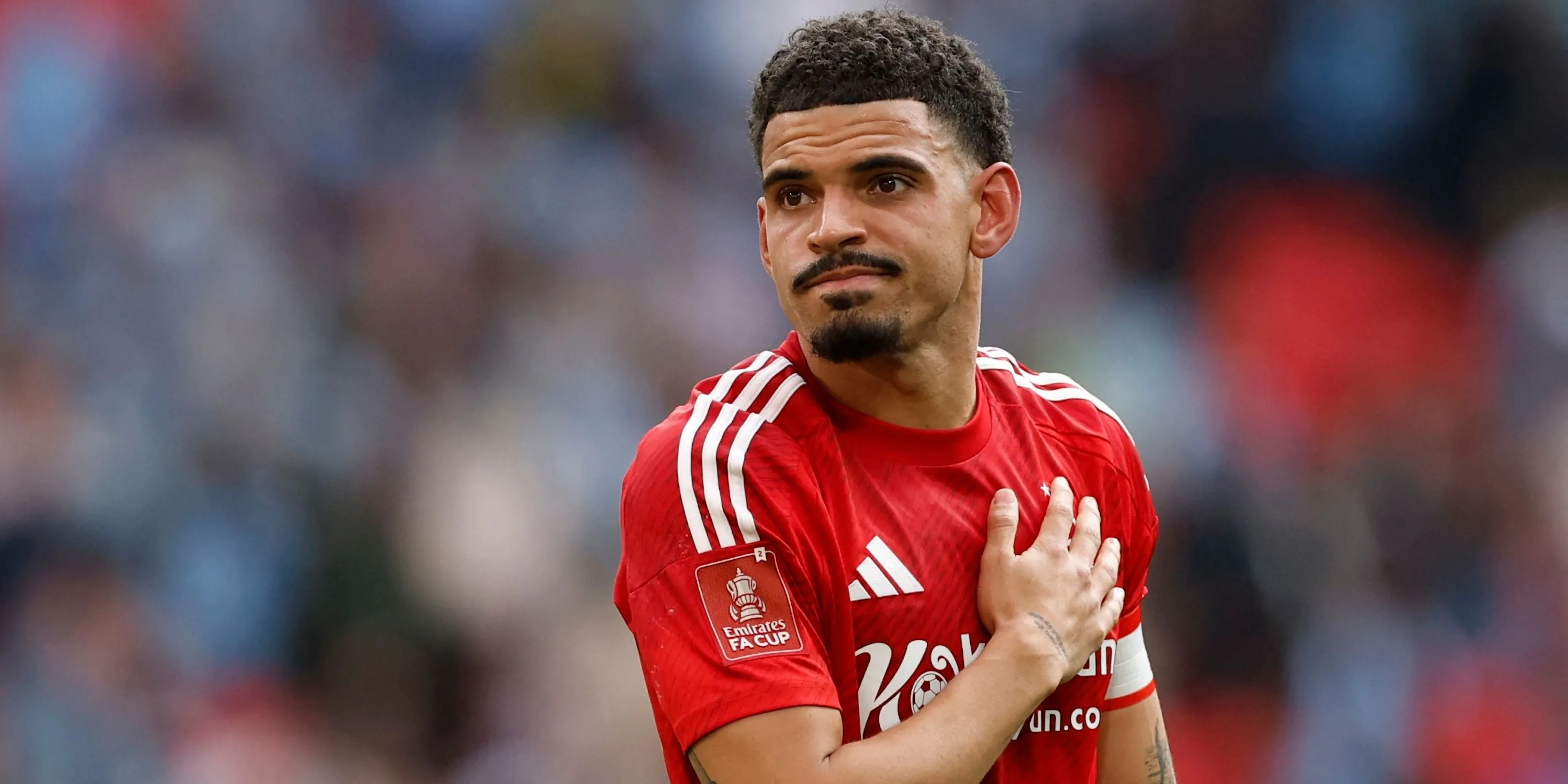 Morgan Gibbs-White, mục tiêu chuyển nhượng 100 triệu bảng của Man City, trong màu áo Nottingham Forest