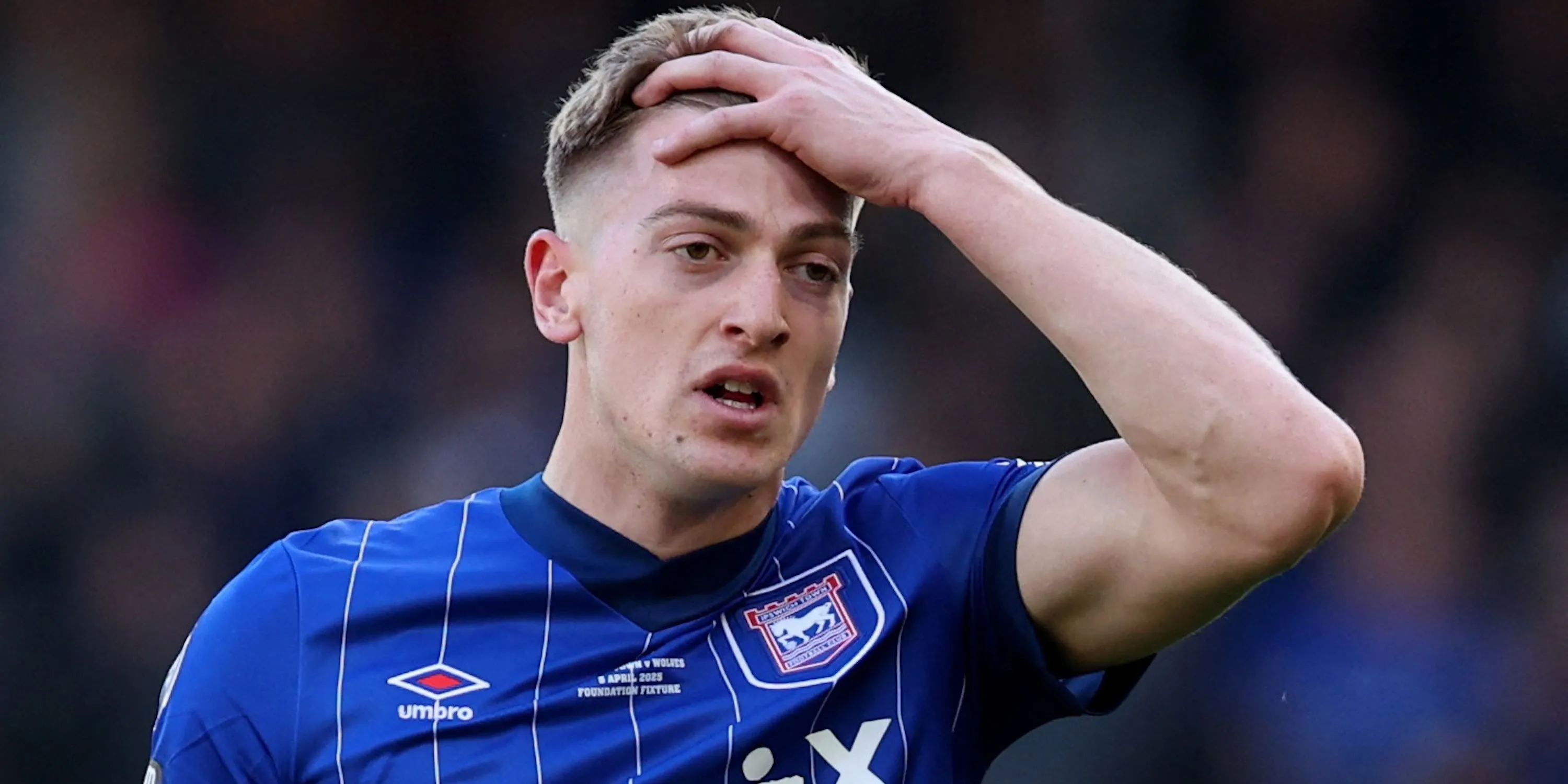 Tiền đạo Liam Delap của Ipswich Town phản ứng trong trận đấu