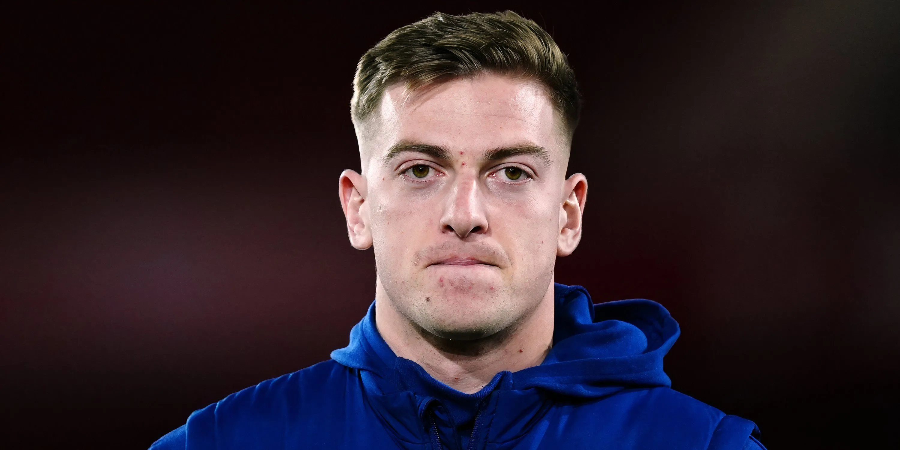 Tiền đạo Liam Delap của Ipswich Town trước trận đấu