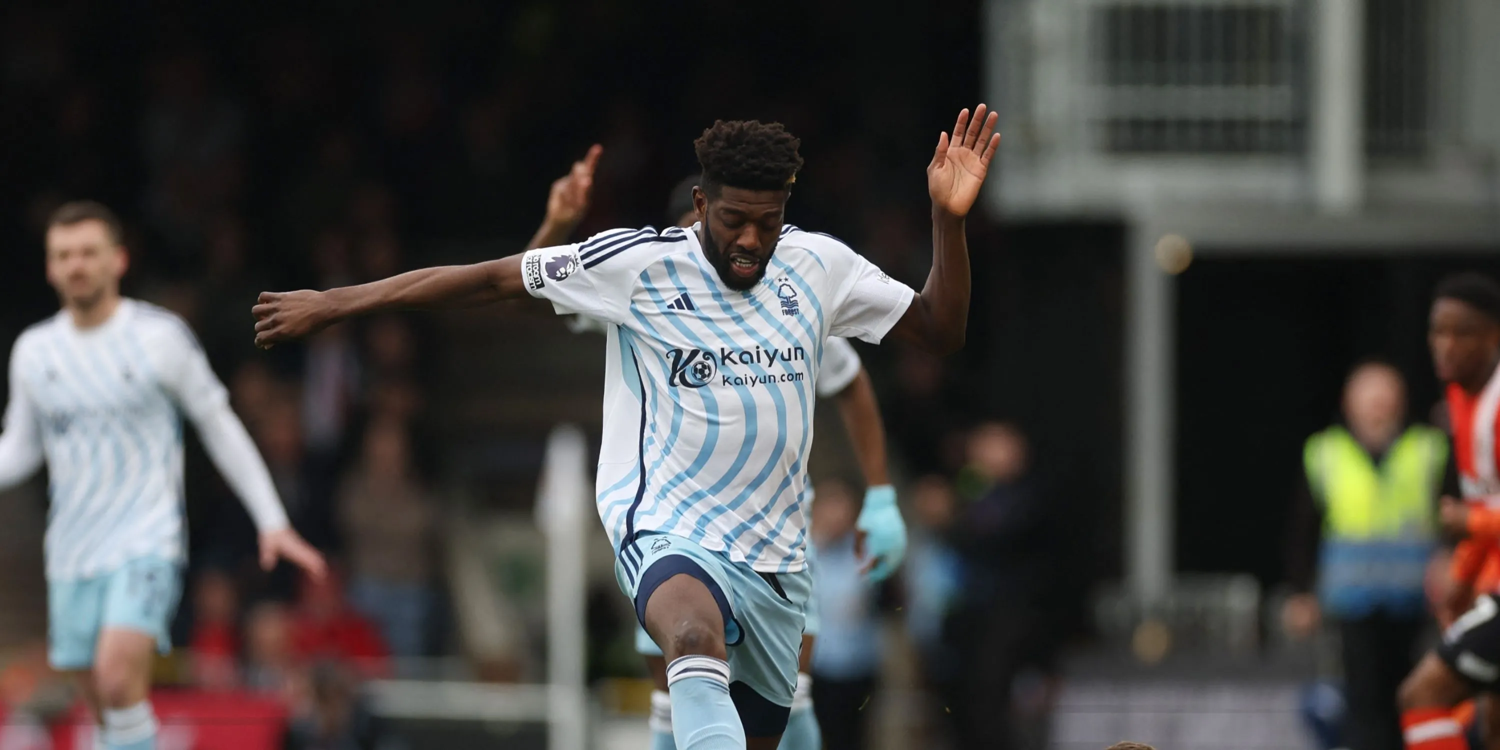 Tiền vệ Ibrahim Sangare của Nottingham Forest gặp khó khăn vì chấn thương
