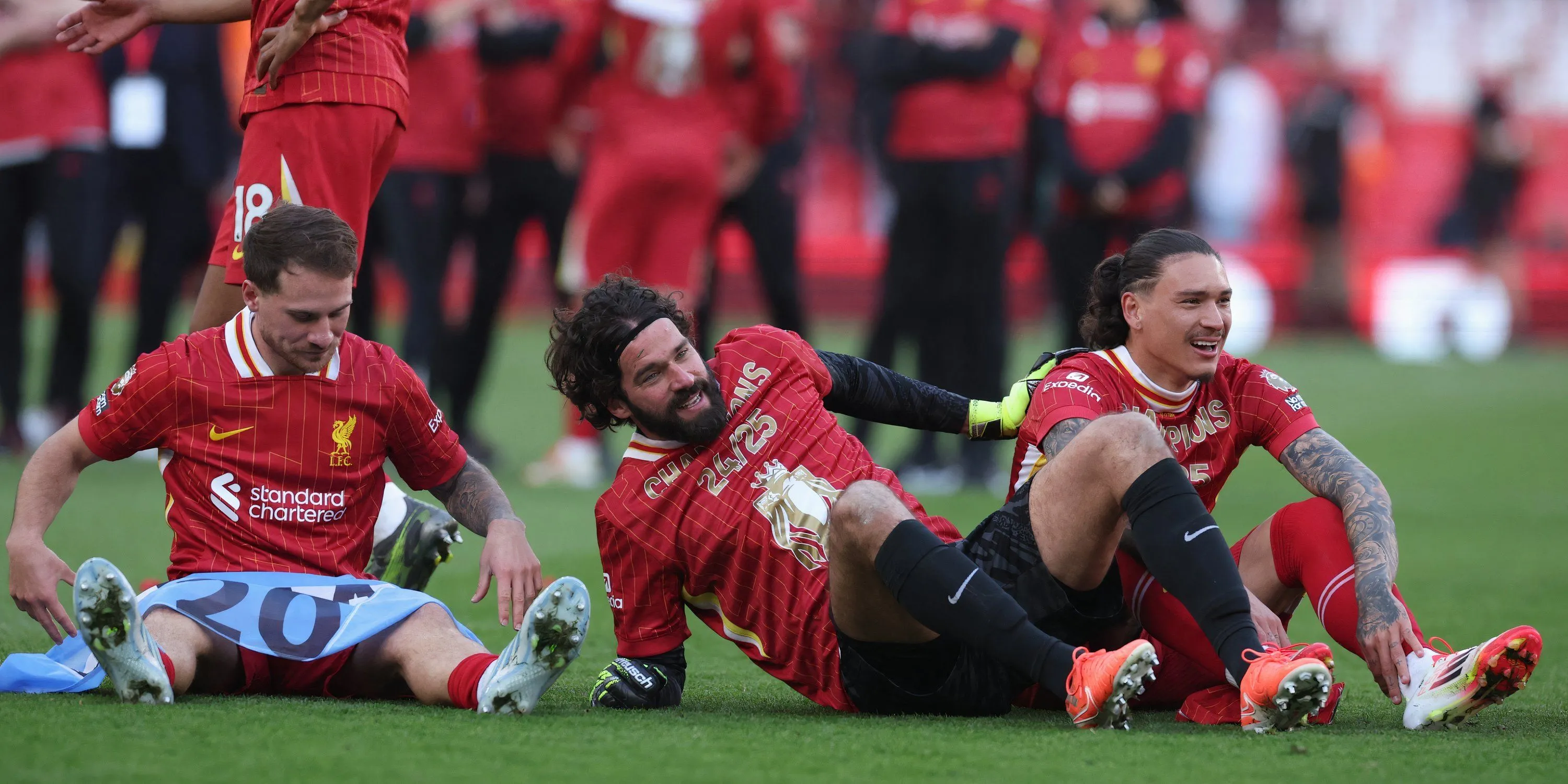 Các cầu thủ Liverpool gồm Alexis Mac Allister, Alisson Becker và Darwin Nunez