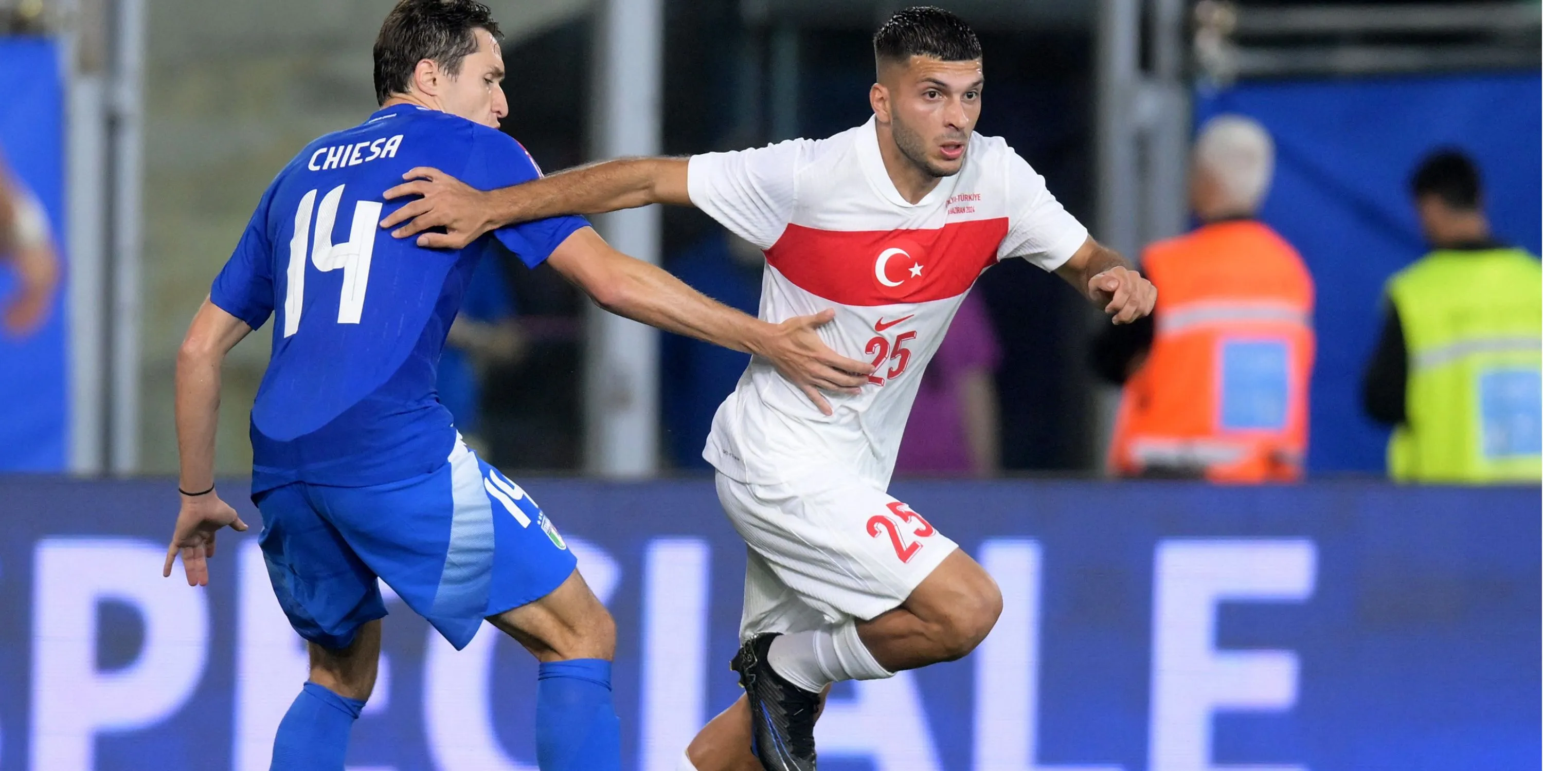 Cầu thủ chạy cánh Oguz Aydin của Fenerbahce, mục tiêu của Everton