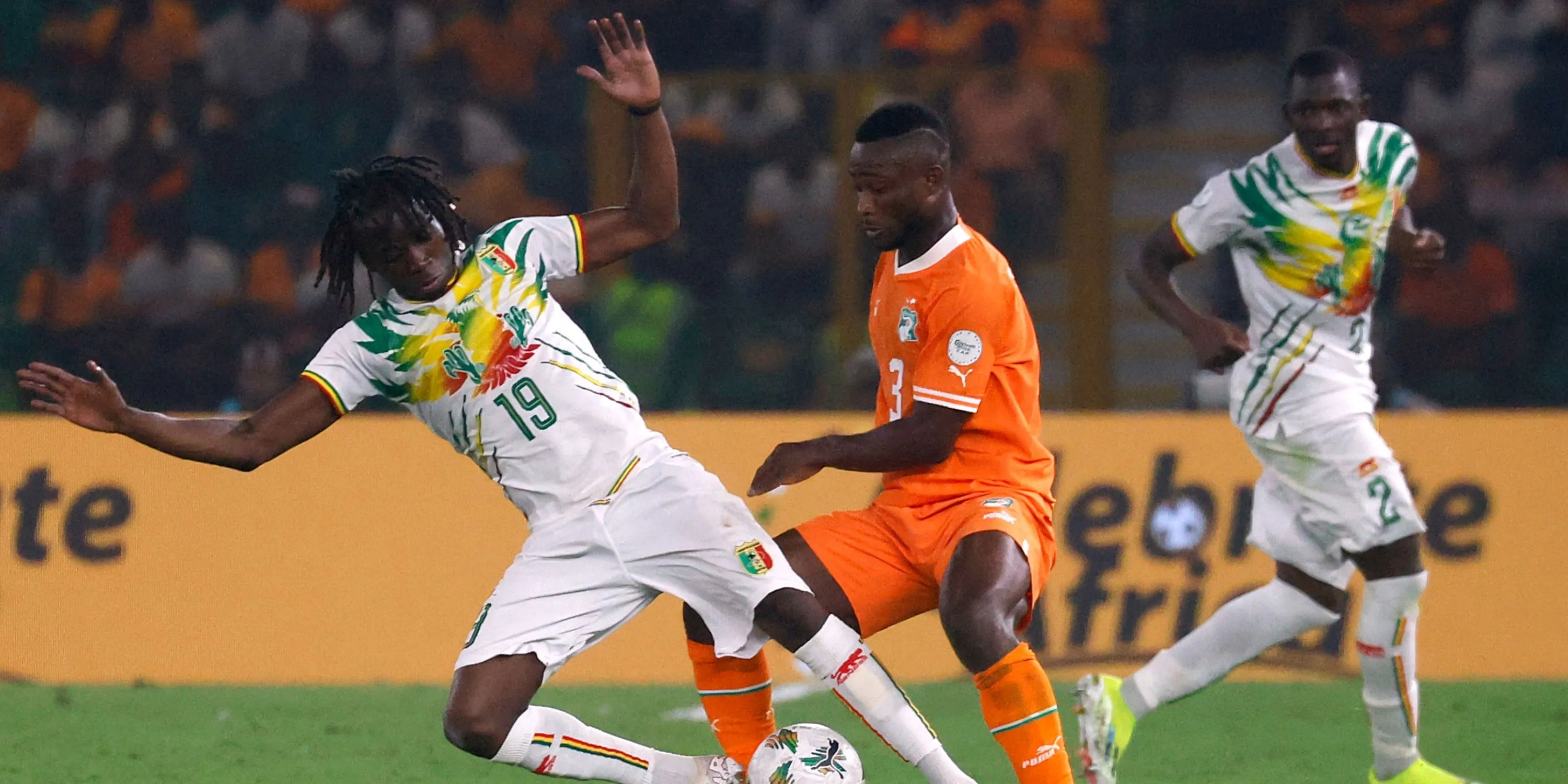 Fousseni Diabaté trong trận đấu của đội tuyển Mali tại AFCON