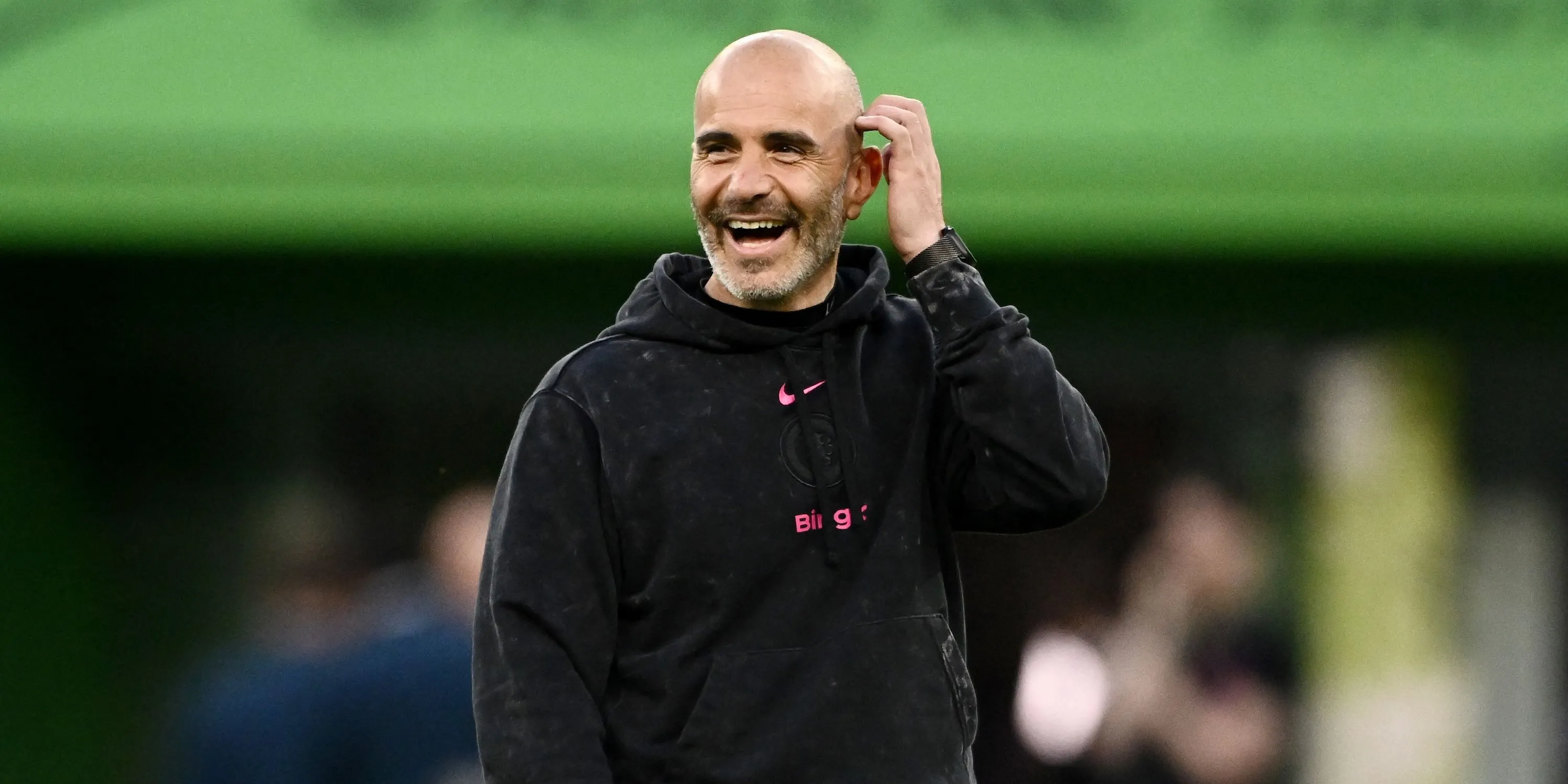 HLV Enzo Maresca chỉ đạo buổi tập của Chelsea