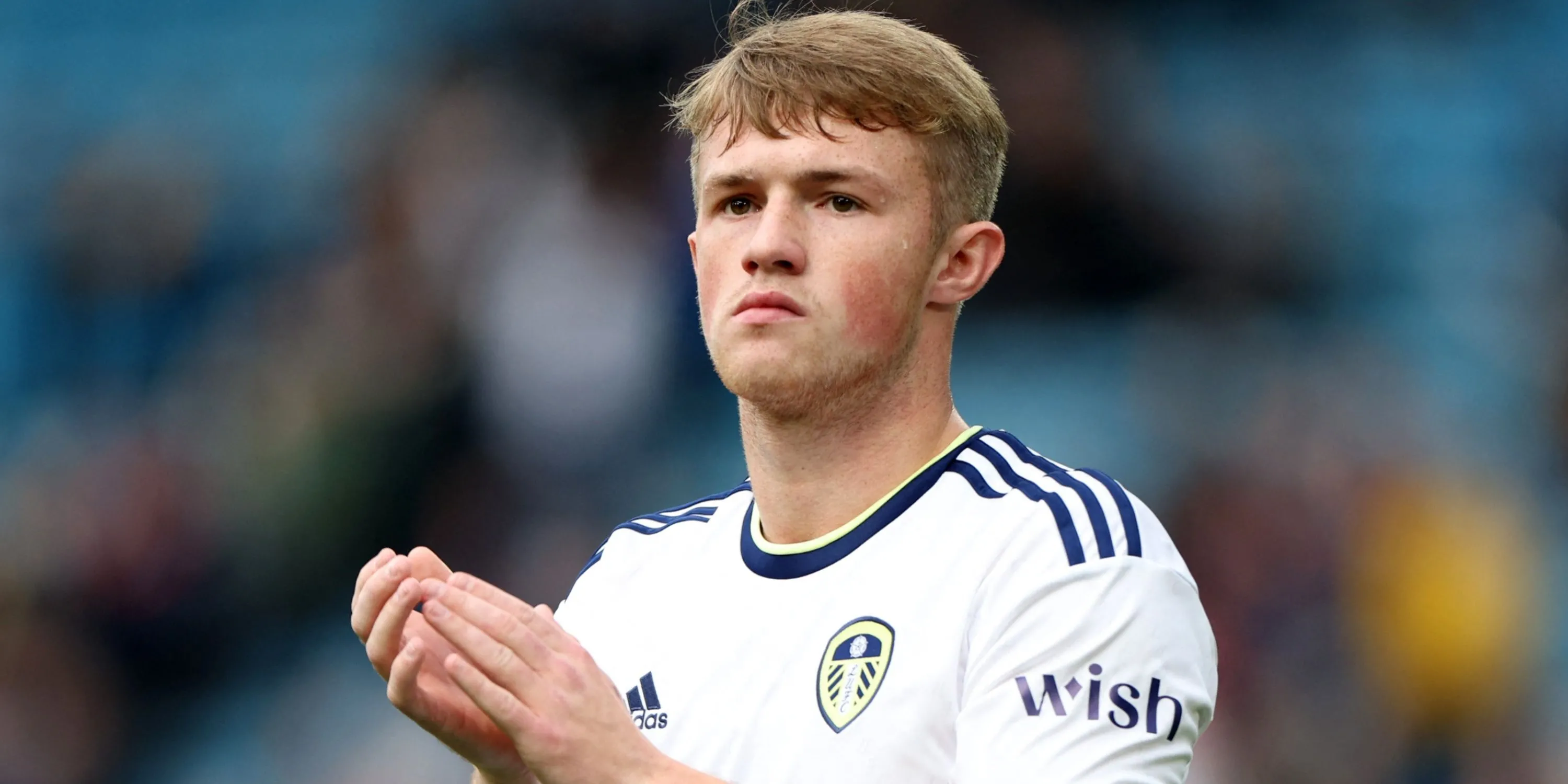 Joe Gelhardt thi đấu trong màu áo Leeds United tại Championship
