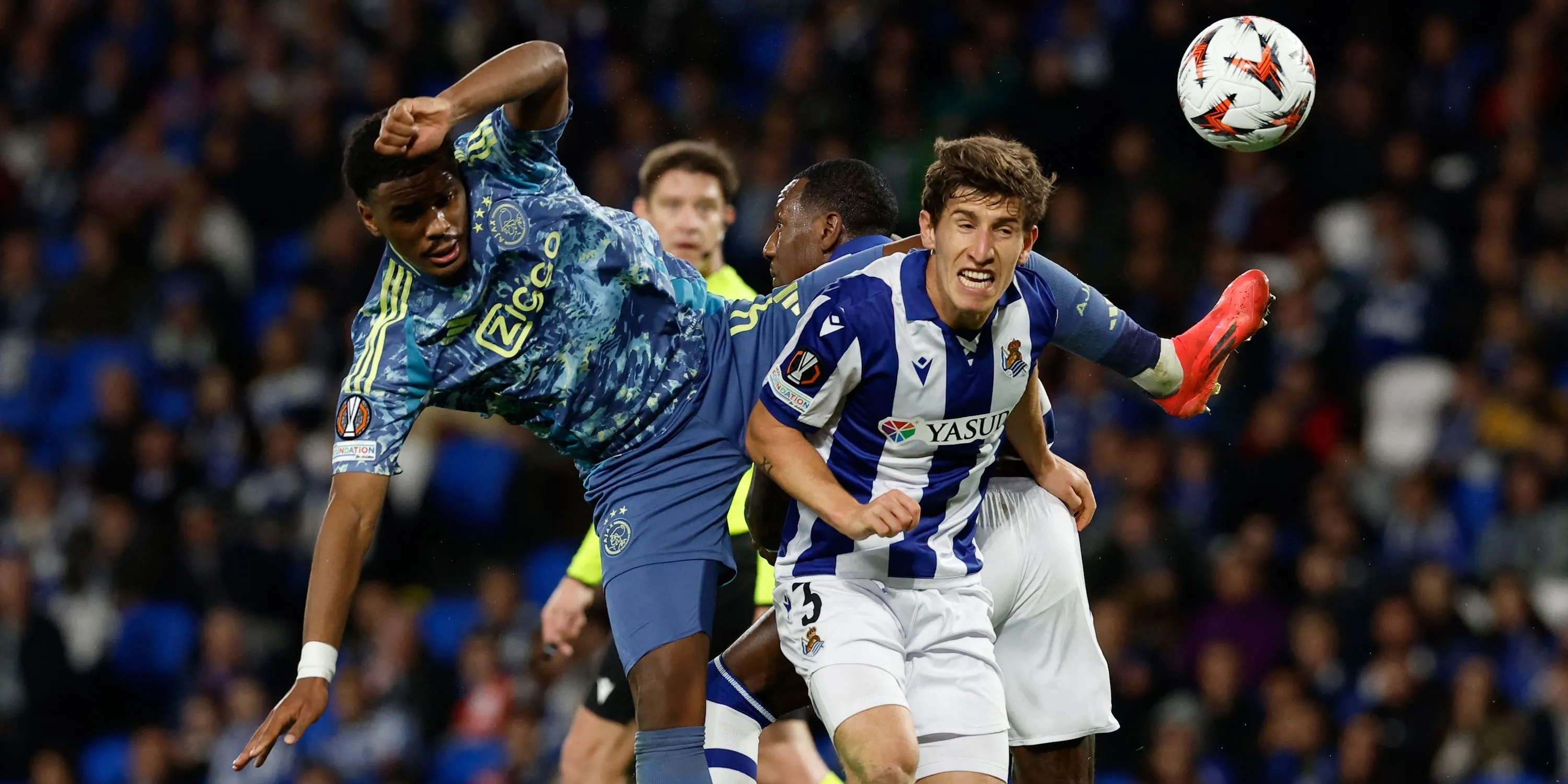 Jorrel Hato thi đấu trong màu áo Ajax Amsterdam