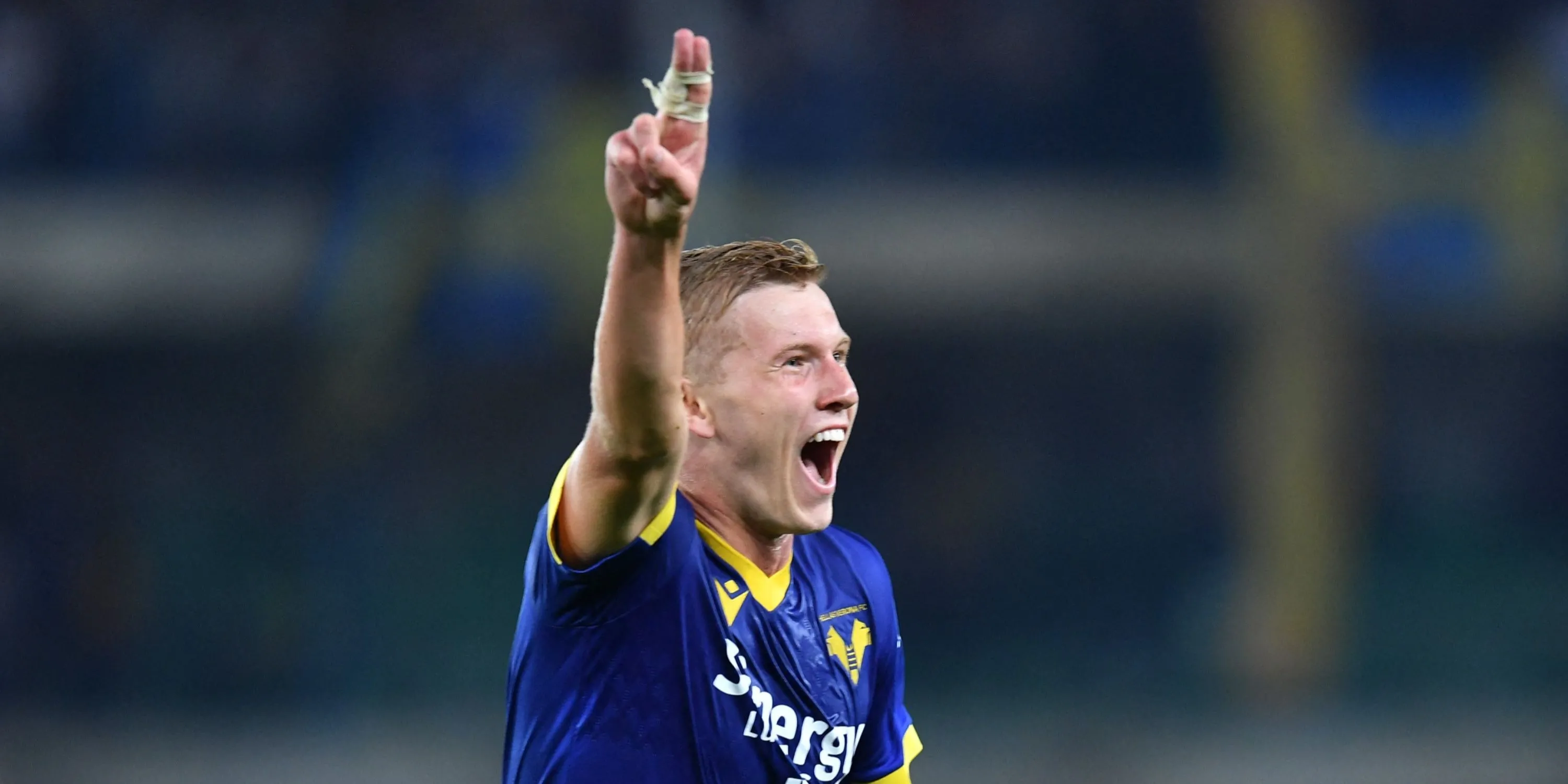 Josh Doig trong màu áo Hellas Verona