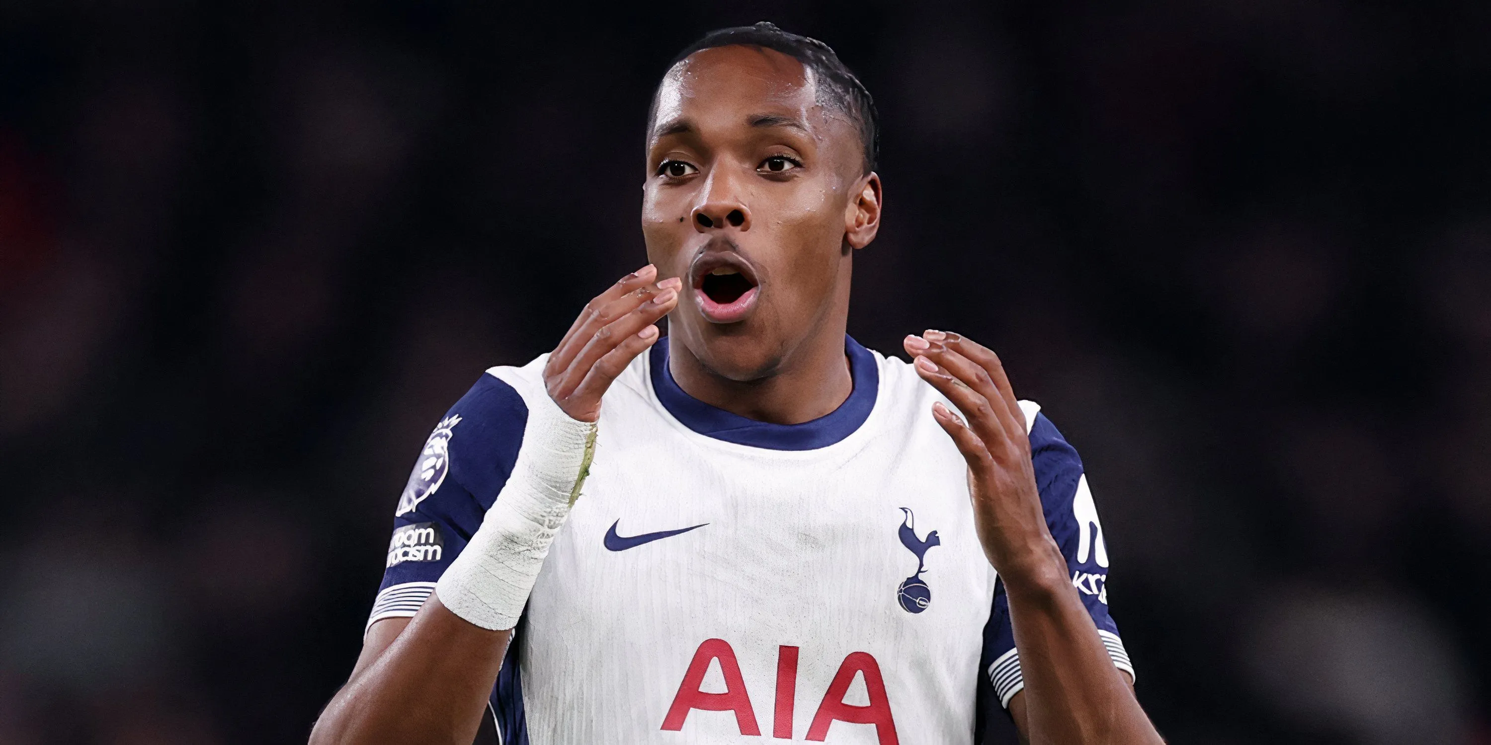 Mathys Tel trong một buổi tập của Tottenham Hotspur