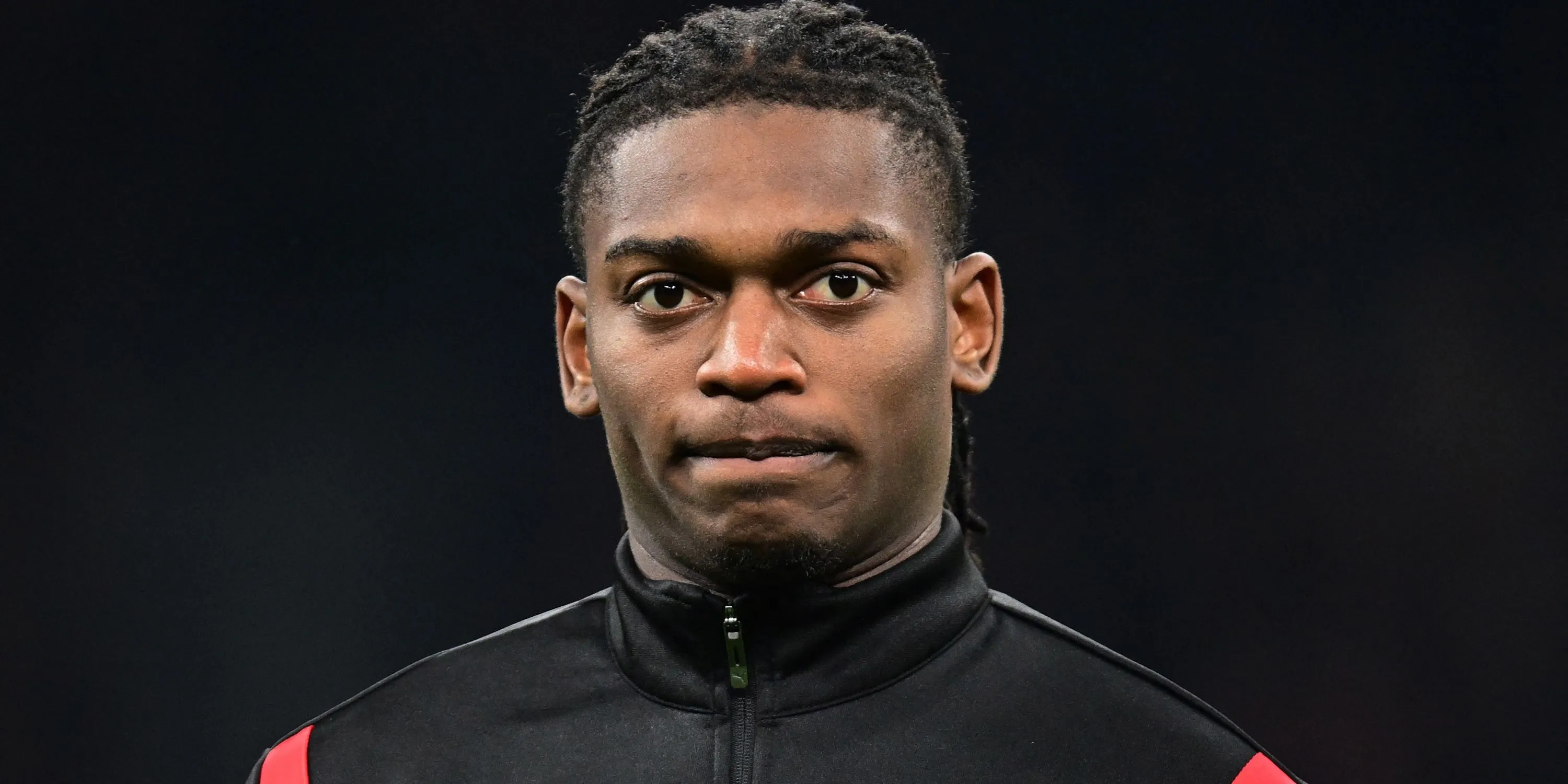 Rafael Leao trong màu áo AC Milan trước trận đấu