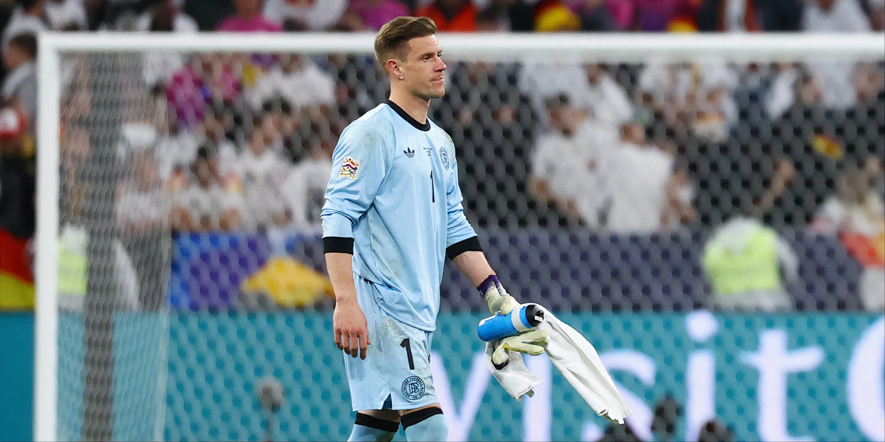 Thủ môn Marc-Andre ter Stegen trong màu áo Barcelona và đội tuyển Đức
