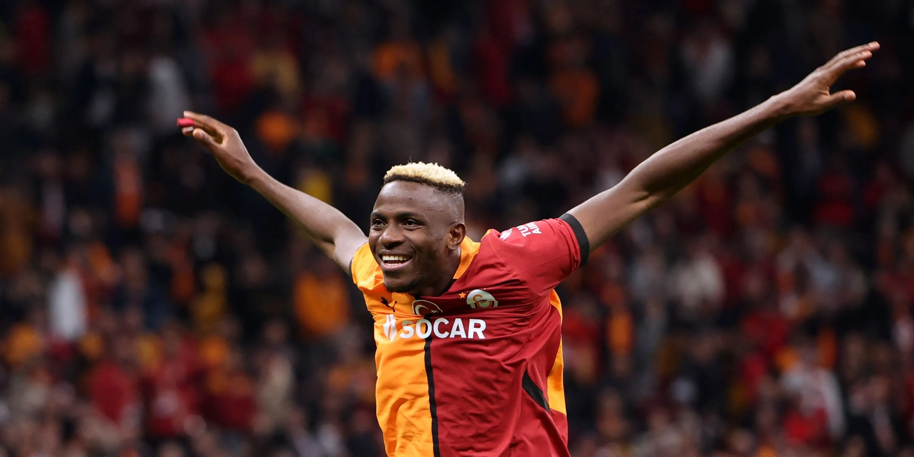 Victor Osimhen ăn mừng cùng đồng đội Galatasaray