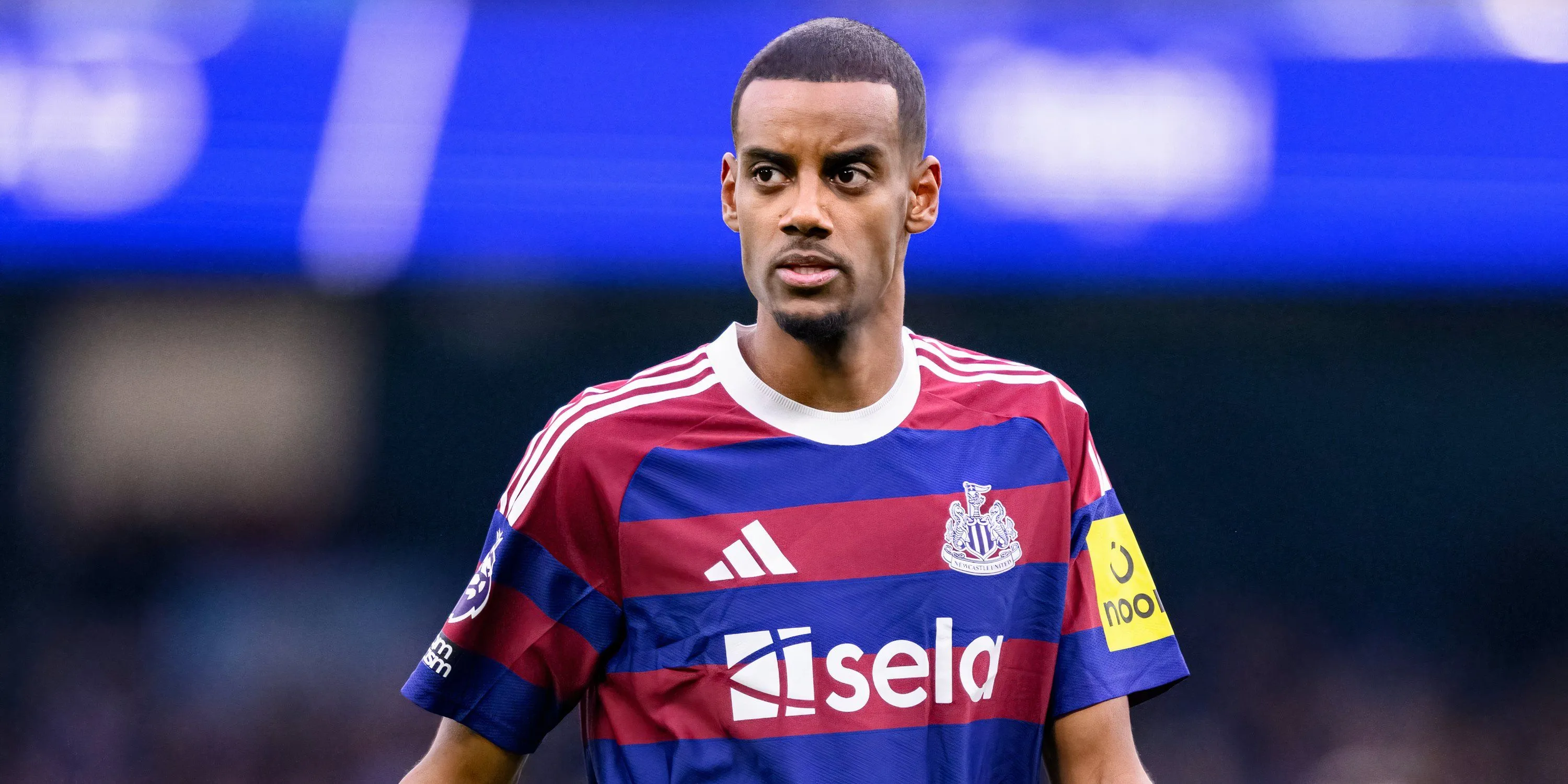 Alexander Isak trong màu áo Newcastle United thi đấu
