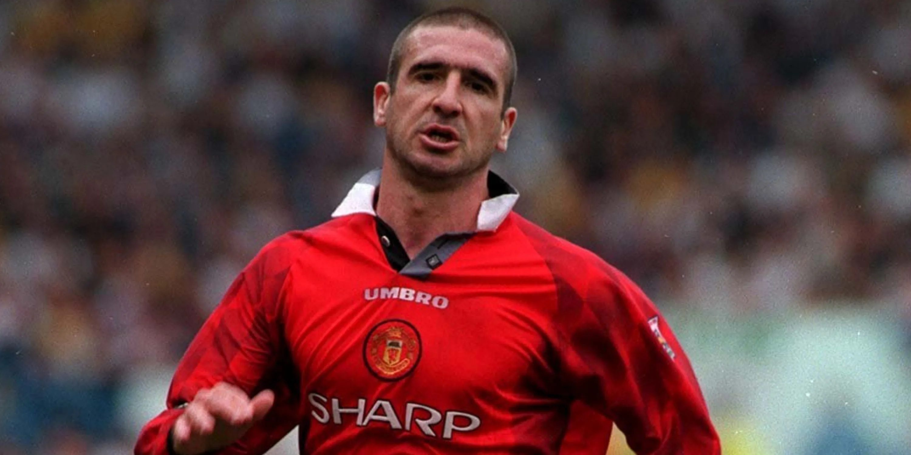 Cantona trong màu áo Manchester United năm 1996.