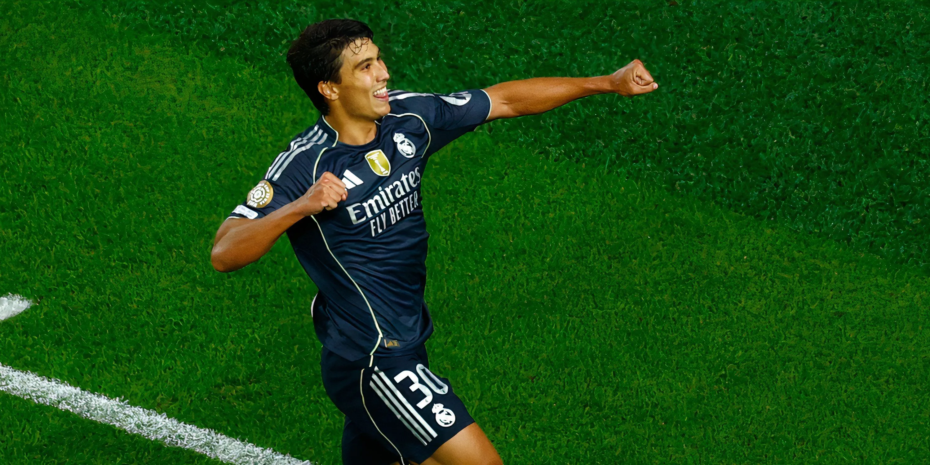 Gonzalo Garcia trong buổi tập của đội một Real Madrid