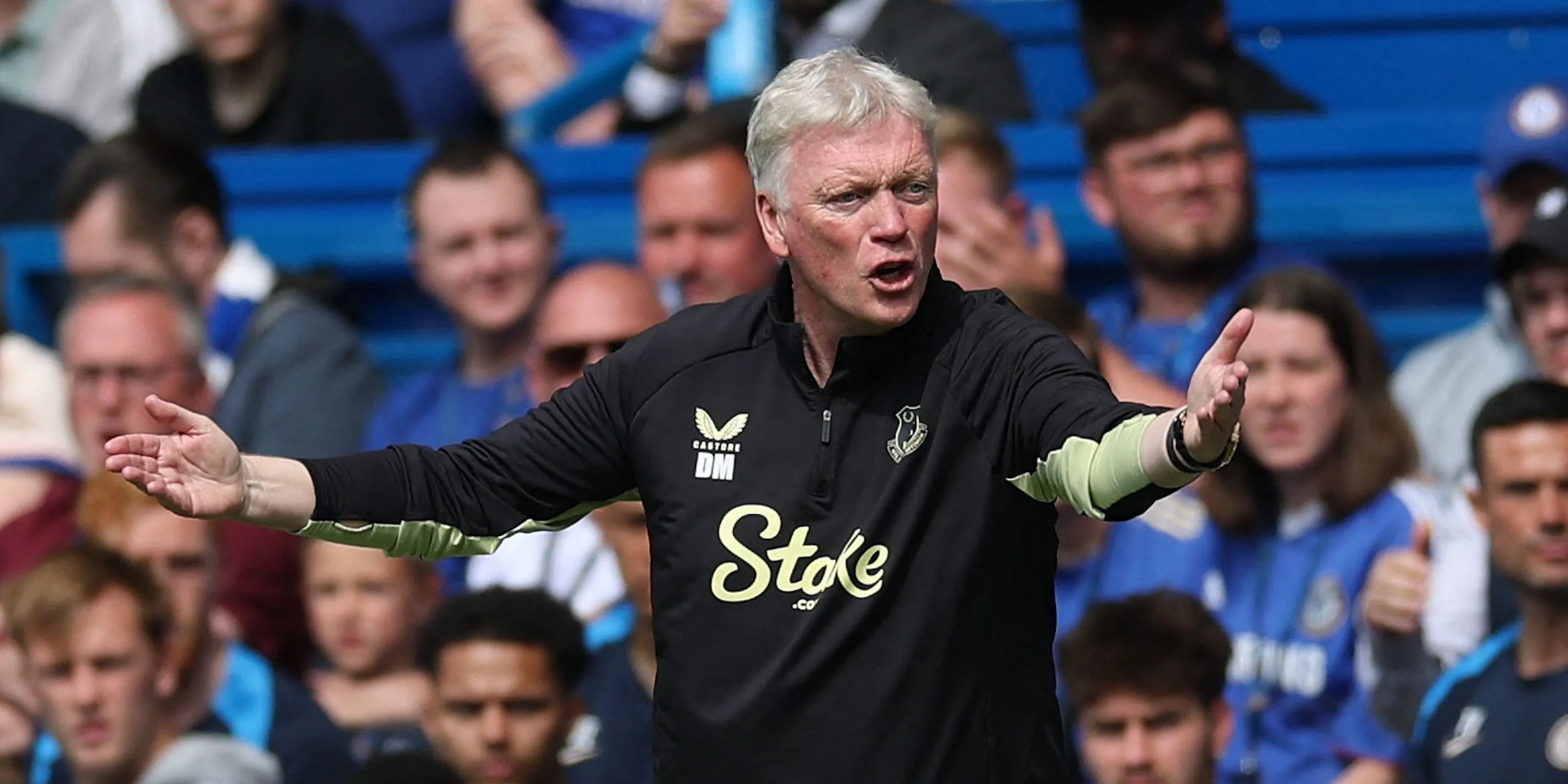 HLV David Moyes của Everton phản ứng trong một trận đấu
