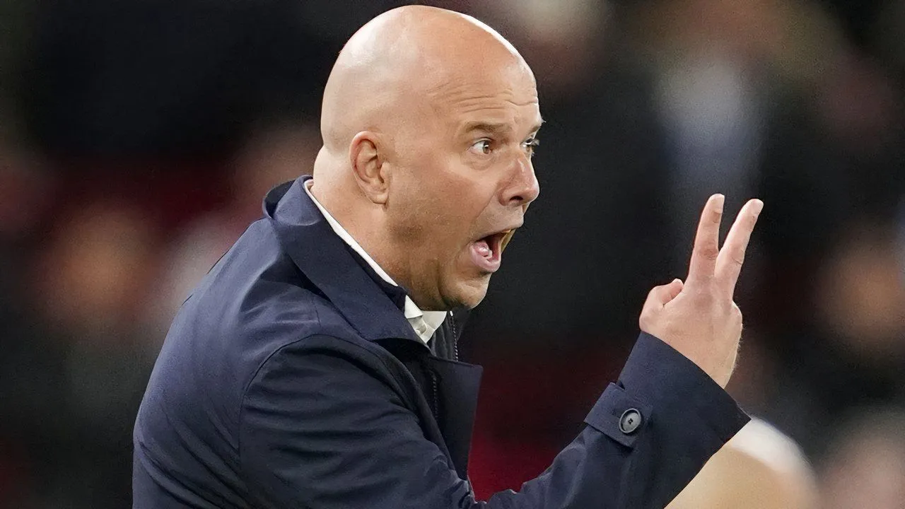 Huấn luyện viên Arne Slot của Liverpool đang tìm kiếm những bản hợp đồng chất lượng.