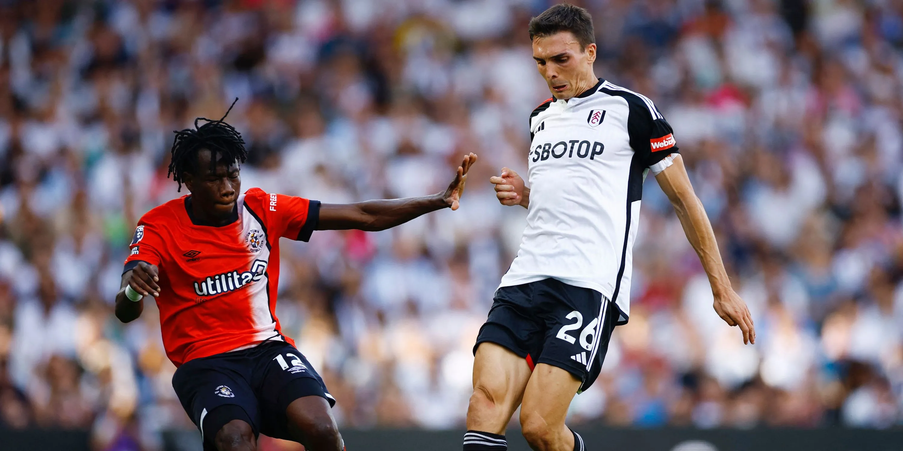 João Palhinha tranh chấp bóng quyết liệt trong trận đấu của Fulham