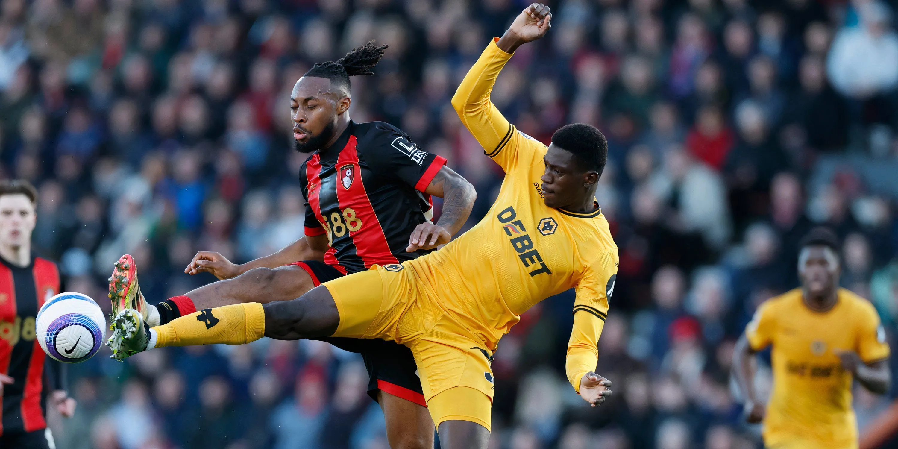 Nasser Djiga trong màu áo Wolves tại Premier League
