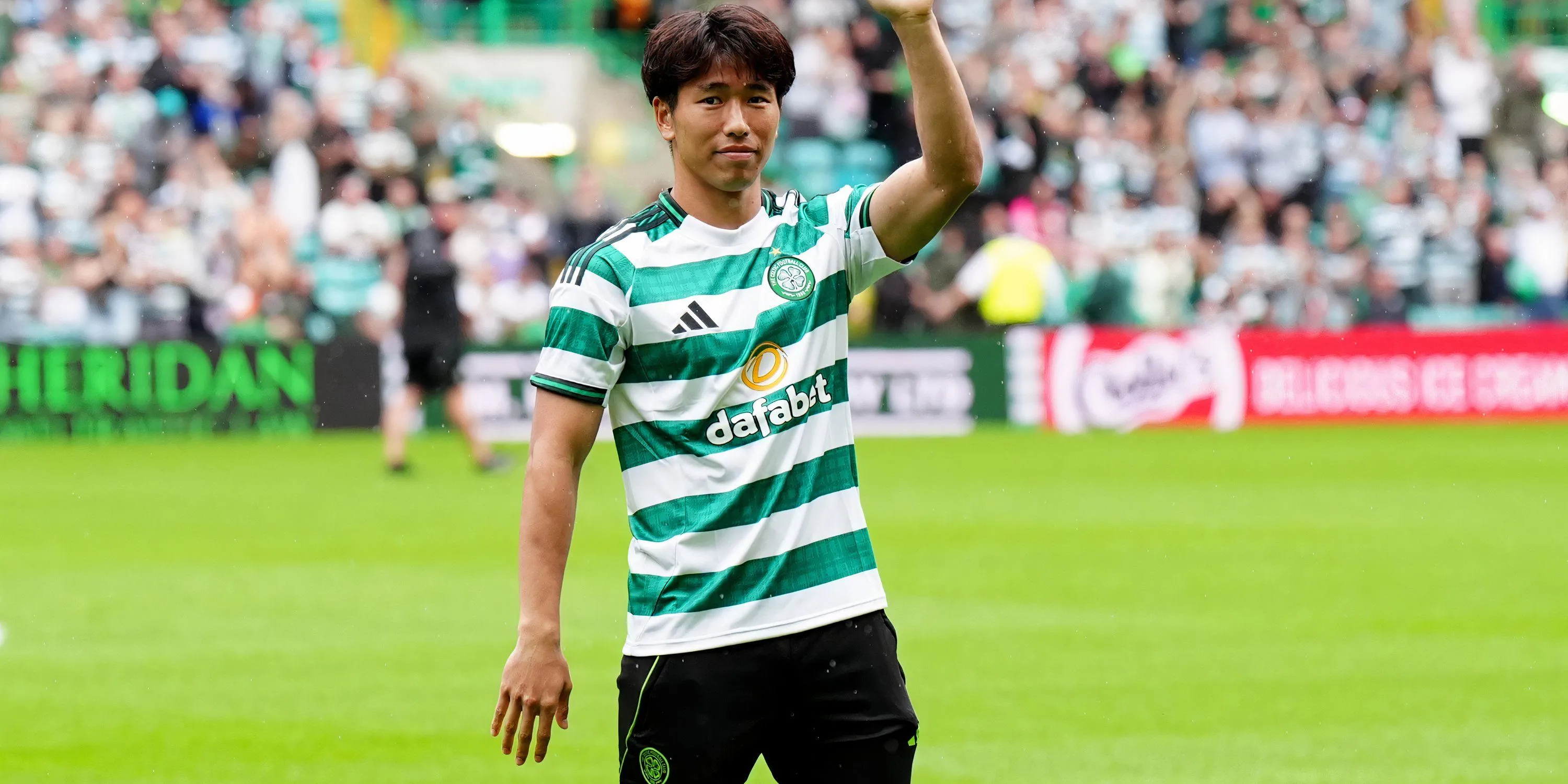 Shin Yamada và HLV Brendan Rodgers của Celtic