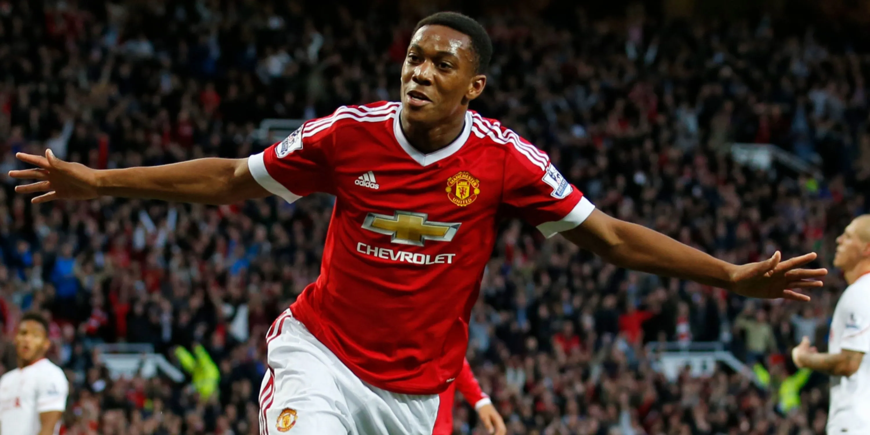 Tiền đạo Anthony Martial ăn mừng bàn thắng cho Manchester United