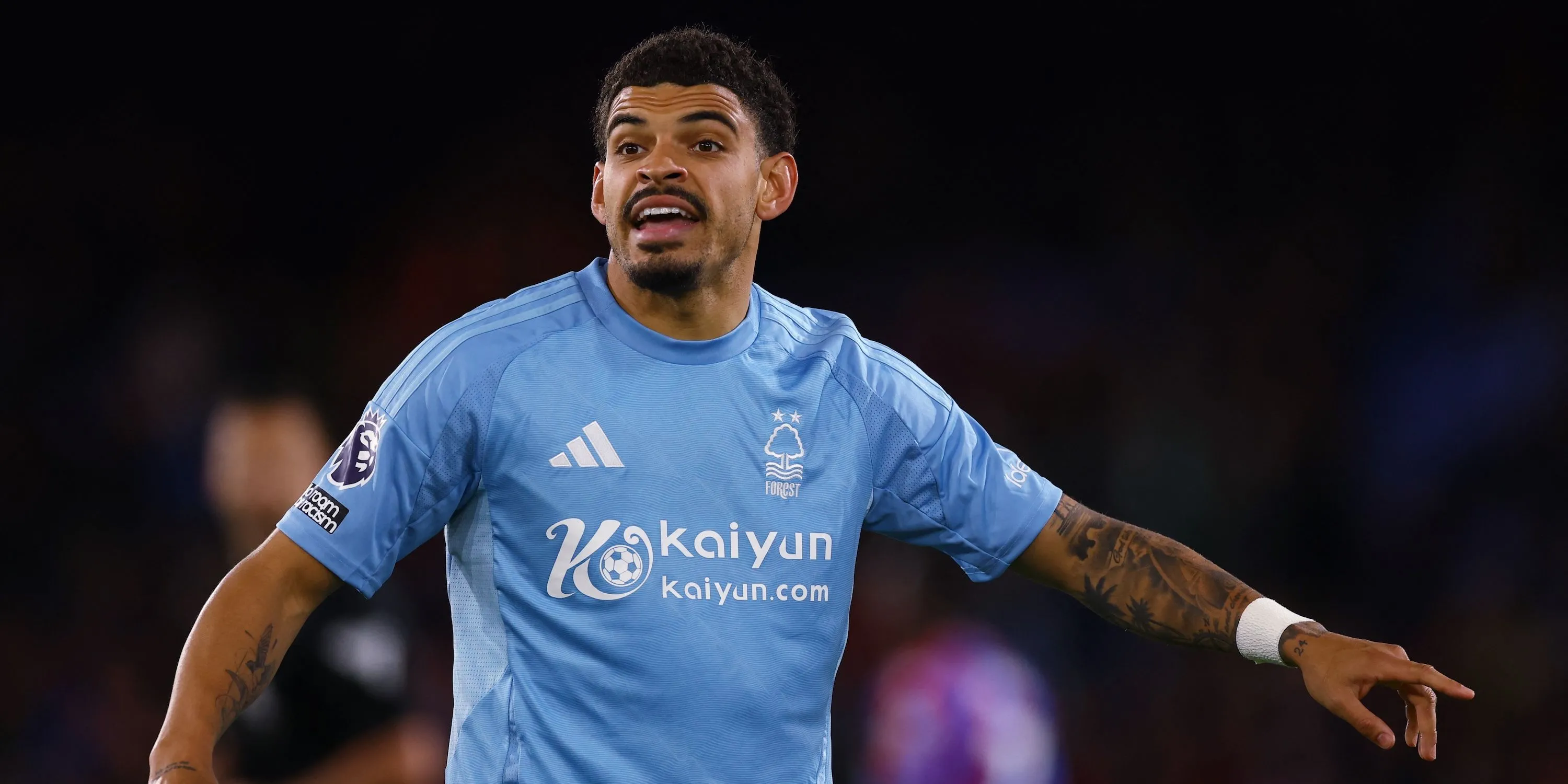 Tiền vệ Morgan Gibbs-White của Nottingham Forest phản ứng trong trận đấu