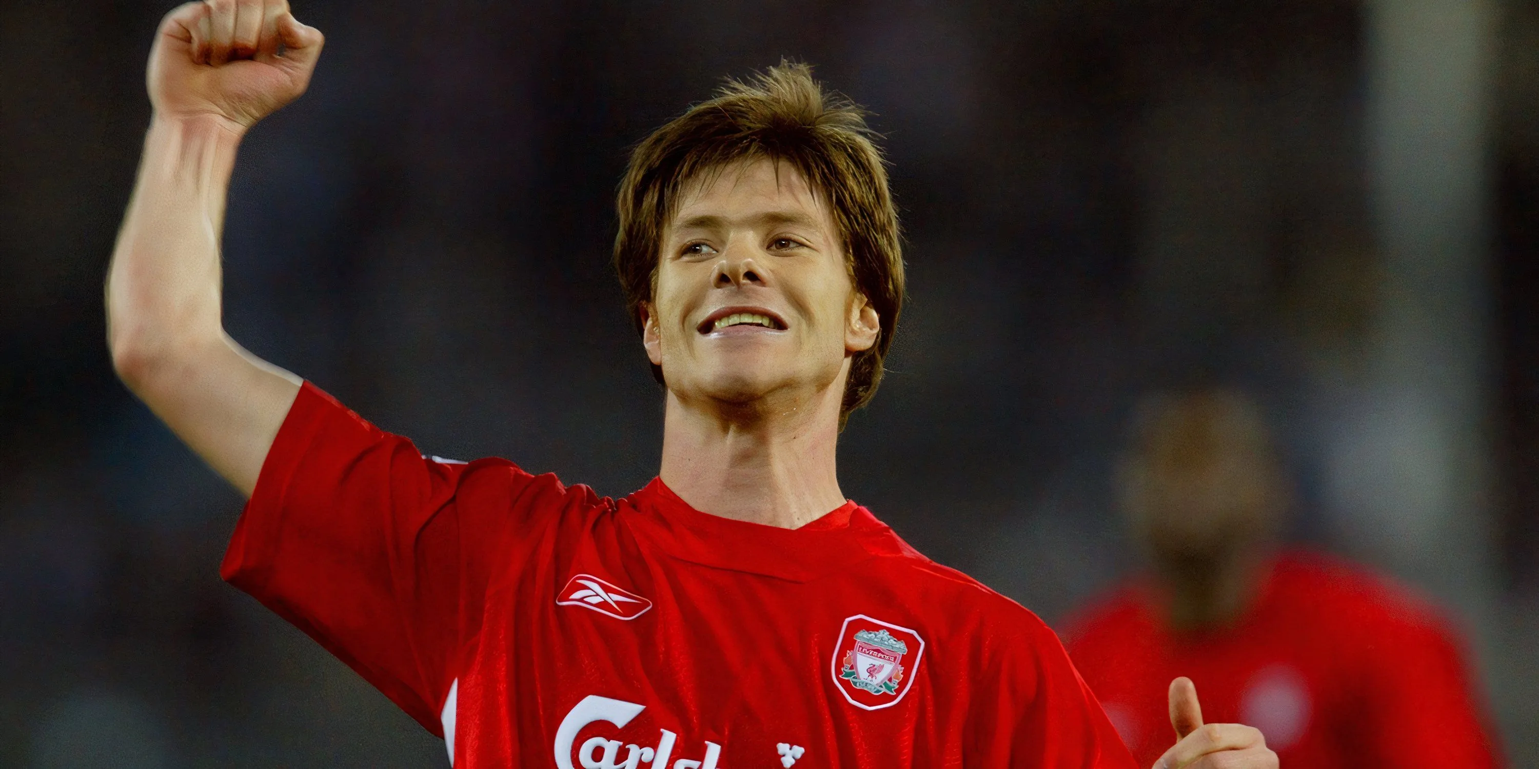 Tiền vệ Xabi Alonso trong trận đấu