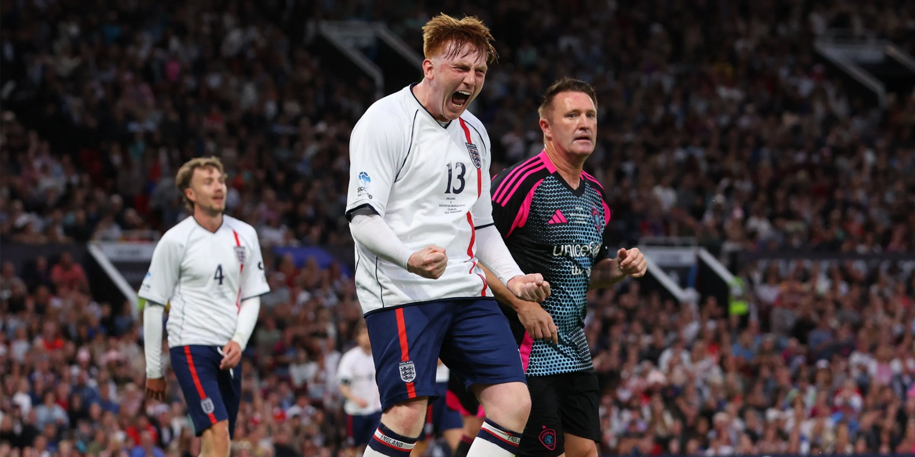 Youtuber nổi tiếng Angry Ginge với biểu cảm cuồng nhiệt dành cho Manchester United