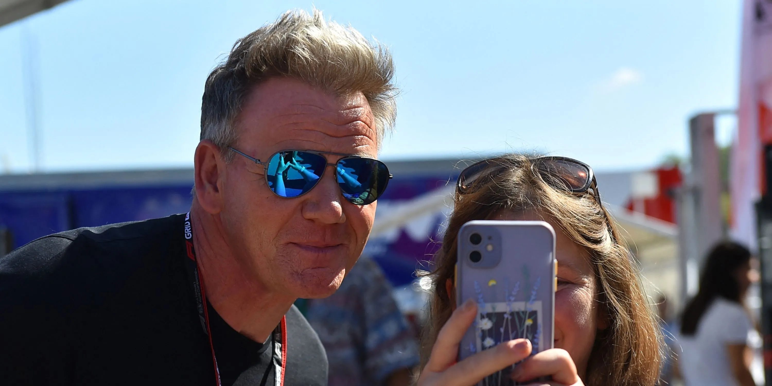 Gordon Ramsay, đầu bếp nổi tiếng, thường xuyên có mặt tại Stamford Bridge để ủng hộ Chelsea.