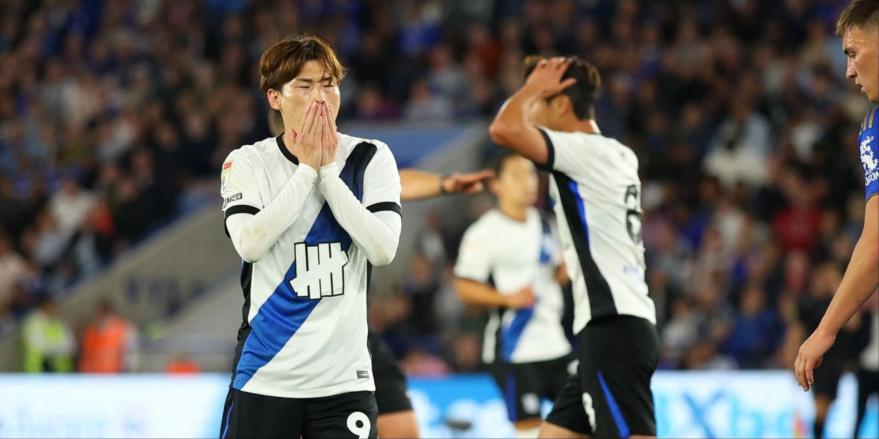 Kyogo Furuhashi, tiền đạo của Birmingham City, đang đối mặt với áp lực lớn sau những màn trình diễn dưới kỳ vọng