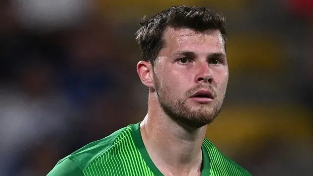 Josep Martinez tại hiện trường vụ va chạm ở Milan, thủ môn Inter hỗ trợ nạn nhân và phối hợp với cảnh sát