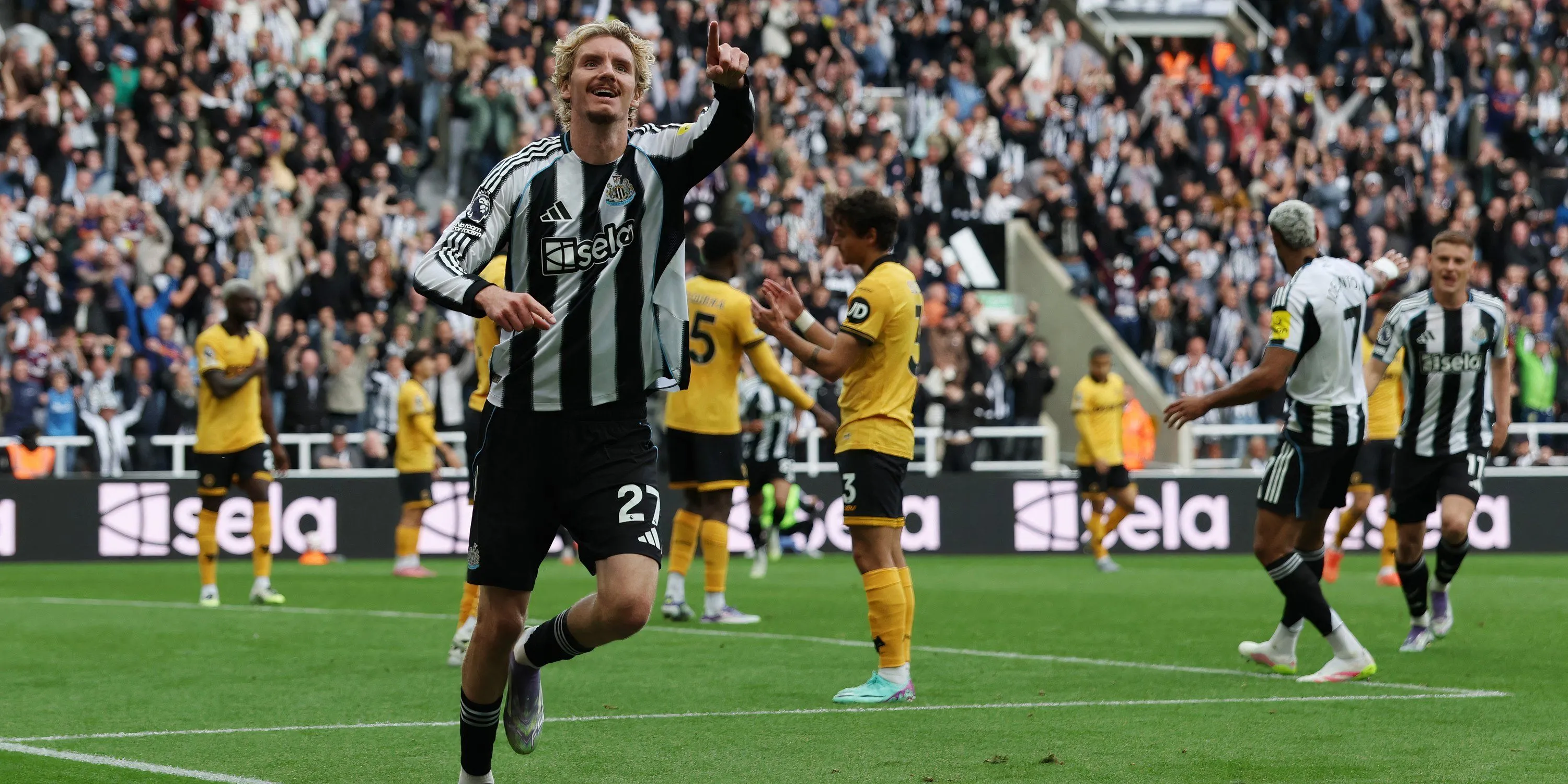 Nick Woltemade trong bài tập/đá cho Newcastle