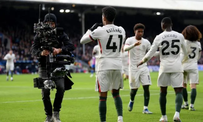 Alt text: Estevao cho thấy tiềm năng to lớn